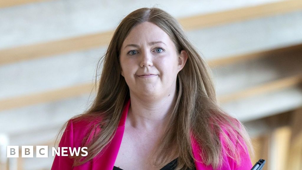Gillian Mackay bids to be Scottish Greens co-leader