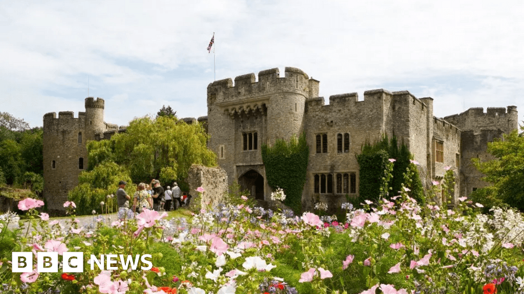 Allington Castle to open gardens to help Heart of Kent Hospice