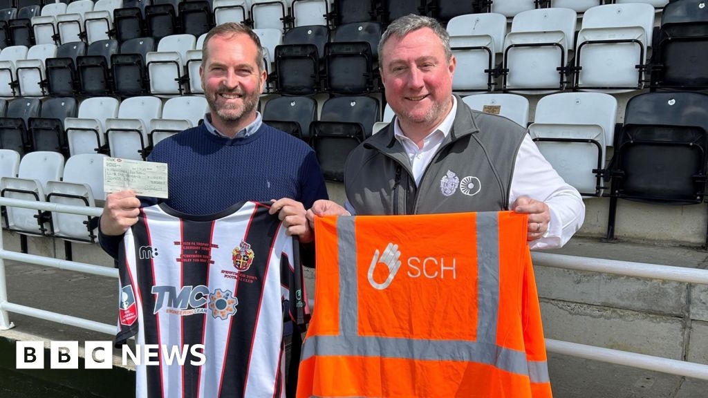 Spennymoor Town FC fan pays £1,000 to get others to Wembley final