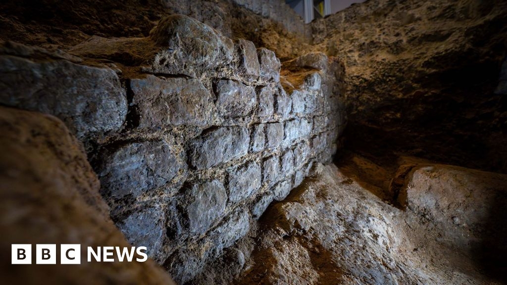 London's first Roman basilica found under office basement