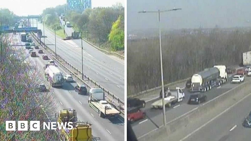 M5 shut at Oldbury in two separate police incidents