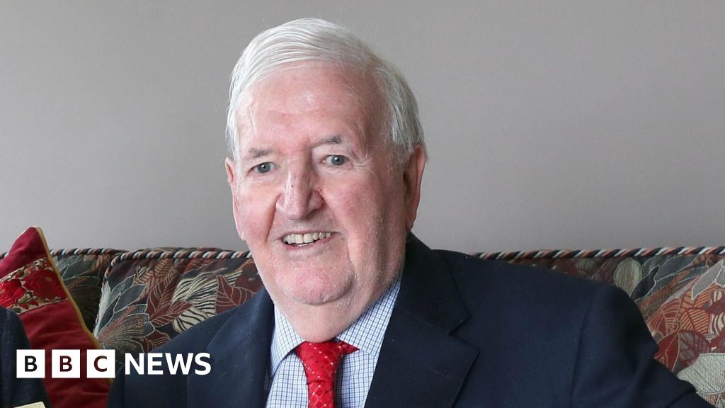 Sir Kenneth Bloomfield: Former Northern Ireland Civil Service chief dies aged 94