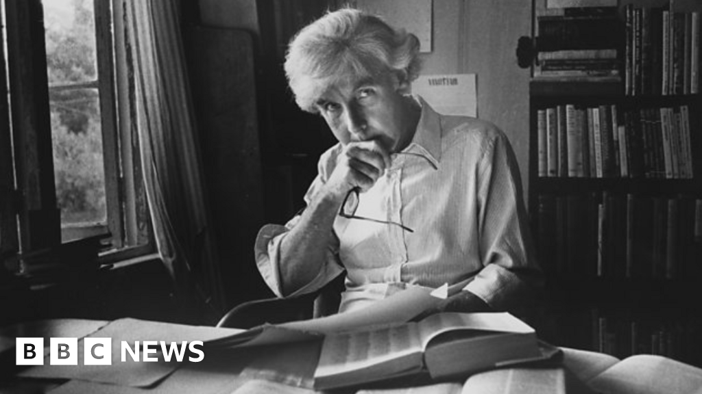 Ronald Blythe's book Akenfield to be adapted for the stage