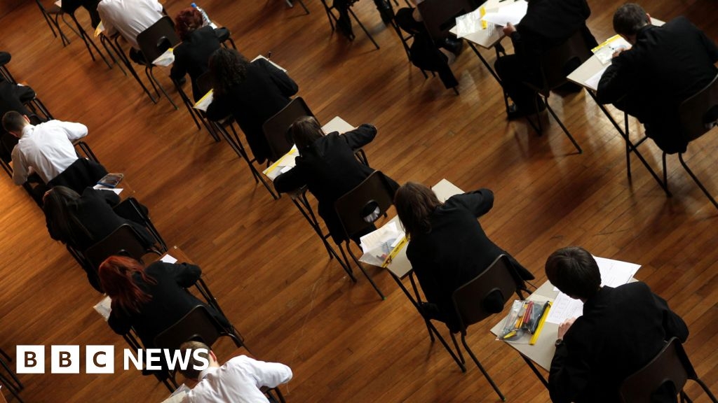 Jersey deputies vote against compulsory language GCSEs
