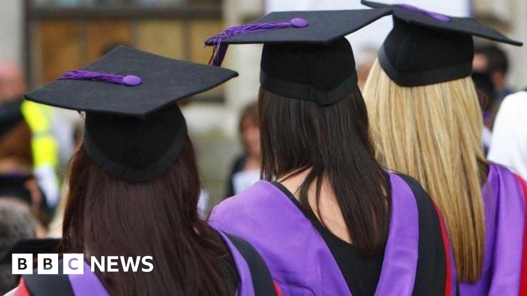 University applications drop leading to economy concerns