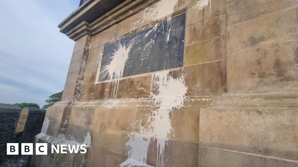 Derry's Walls: Walker's Plinty targeted in sectarian attack