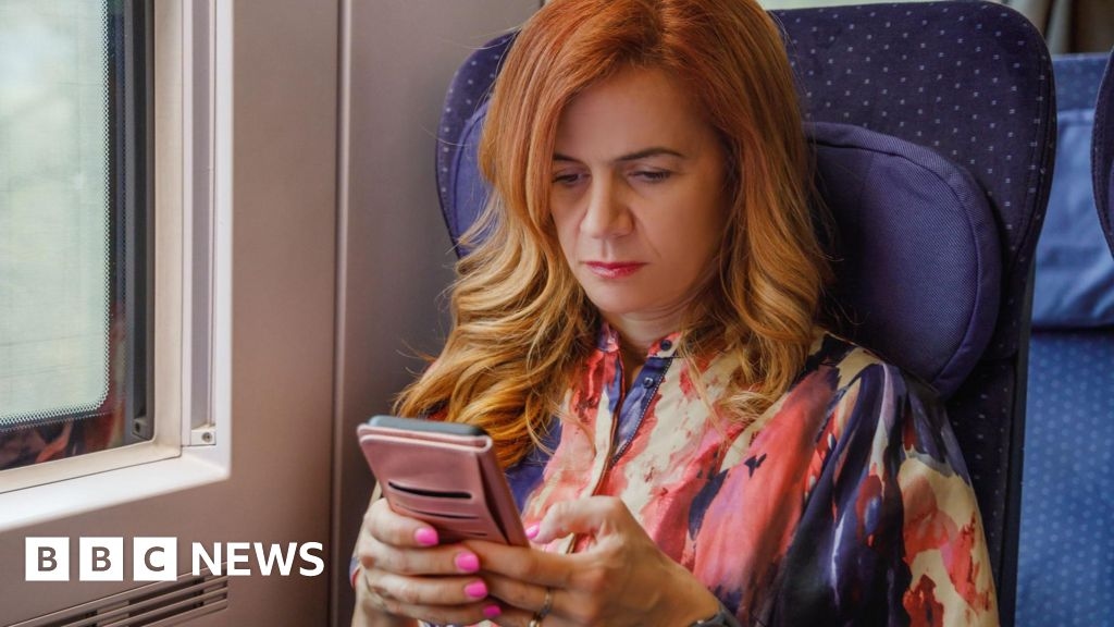 No phone signal on your train? There may be a fix
