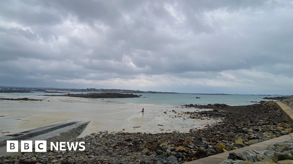 UV skin protection 'not just about cloudy days'