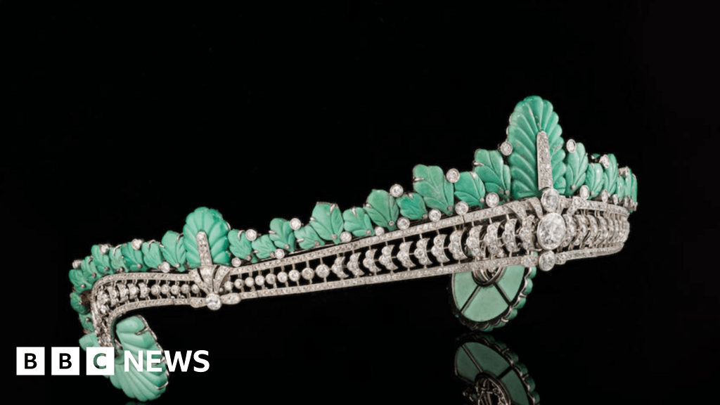 Nancy Astor's diamond tiara fetches £700,000 at auction