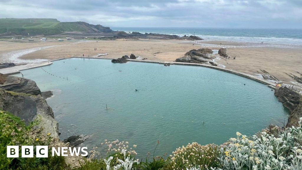 Bude sea pool reopens after £40,000 worth of repairs