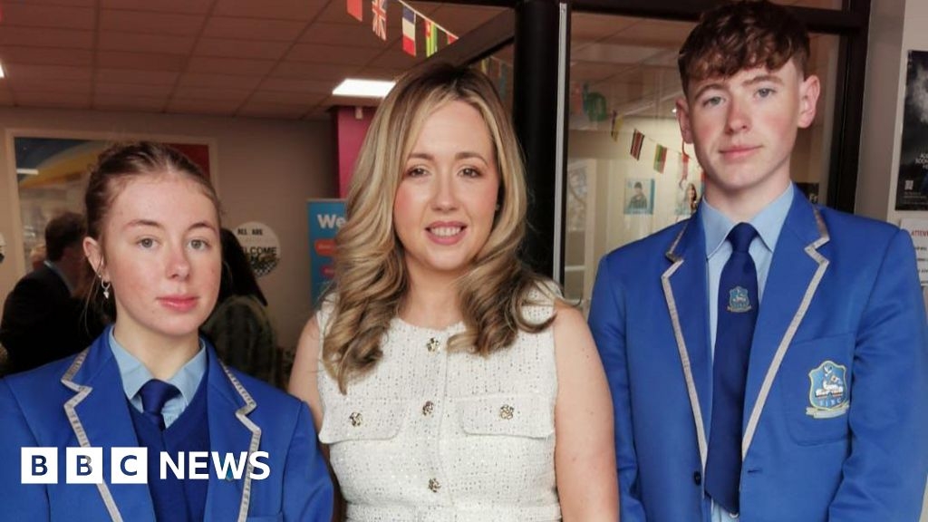County Armagh: Wardrobe helps school achieve 'sanctuary' status