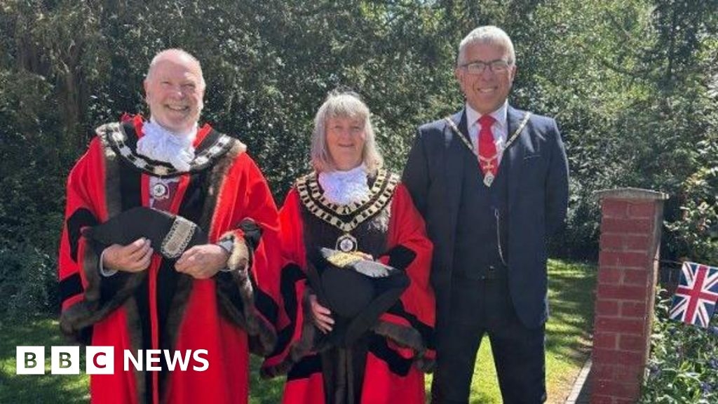 Headlines: New mayor channels Paw Patrol and horse rescued