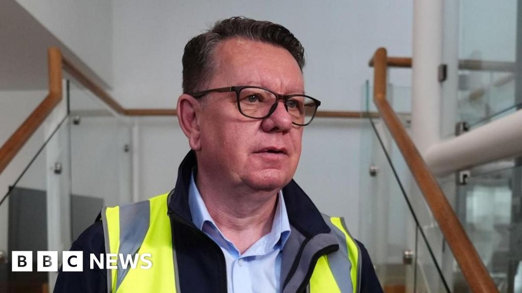 Boss of nationalised Ferguson shipyard resigns