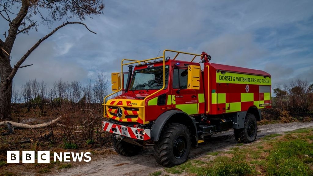 Dorset fire service gets new vehicle to tackle heath fires