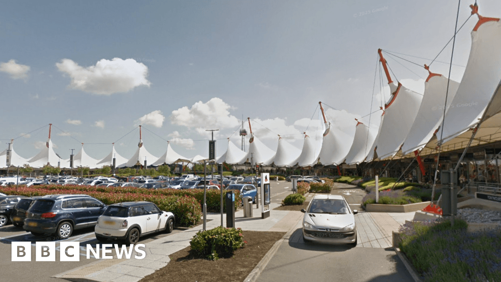 Designer Outlet Ashford applies to build temporary Ferris wheel
