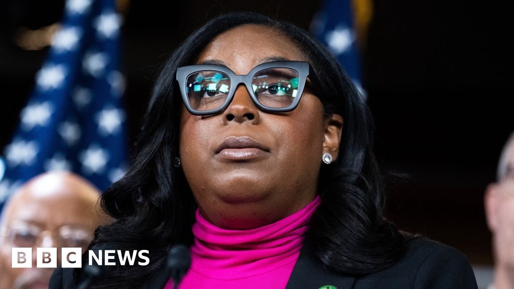 US Congresswoman LaMonica McIver indicted for impeding law enforcement