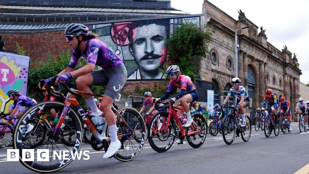 In pictures: Tour of Britain snakes through Glasgow