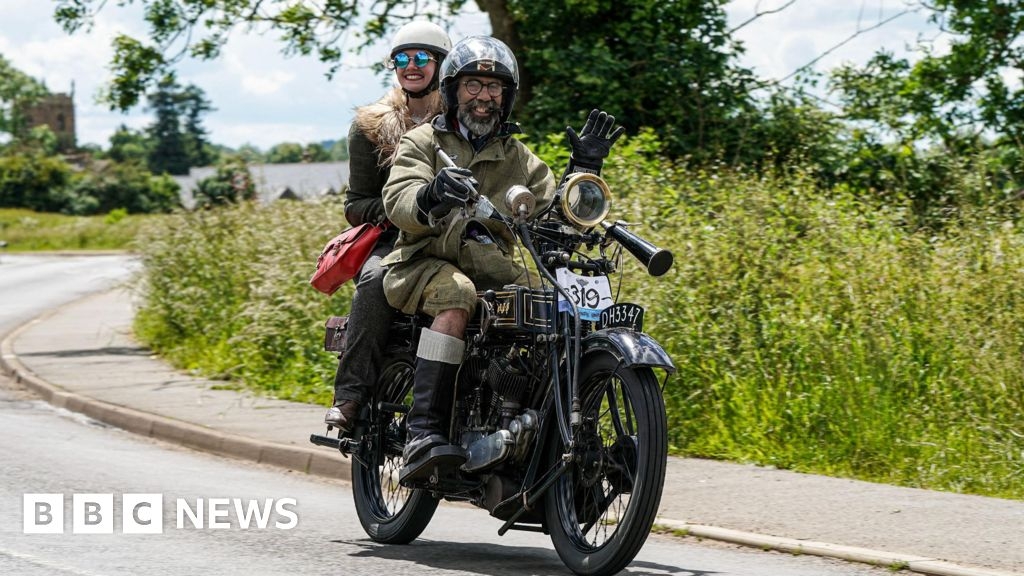 Hundreds of vintage motorbikes to join Banbury Run