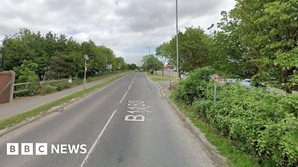 Horse and cart driver hurt in Pinchbeck crash