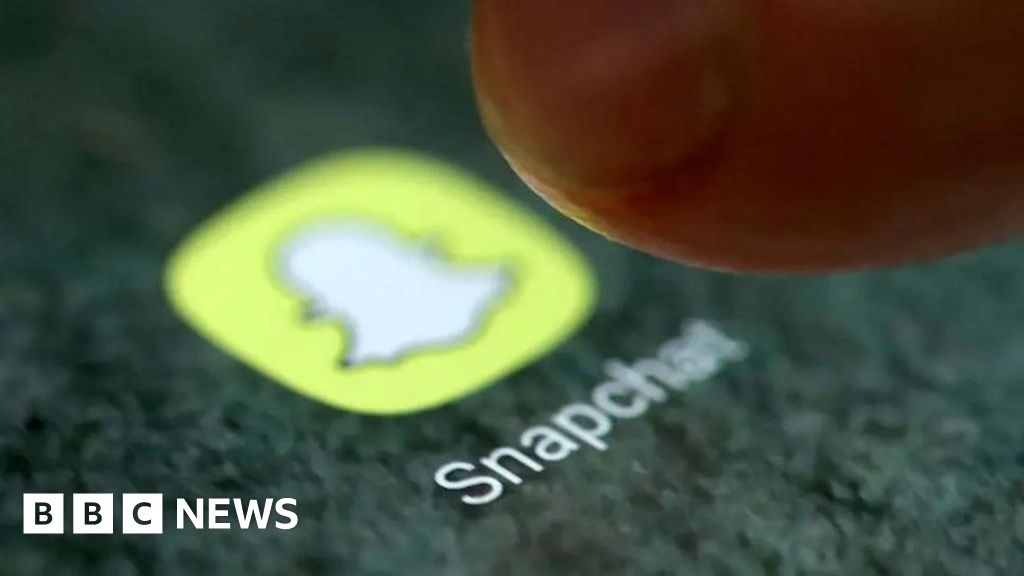 Bradford school warns pupils over fake Snapchat profiles