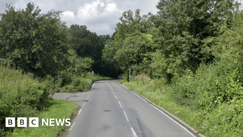 Nine people arrested in Outwood on suspicion of working illegally