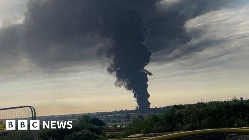 Rushden fire tackled on Sanders Lodge industrial estate