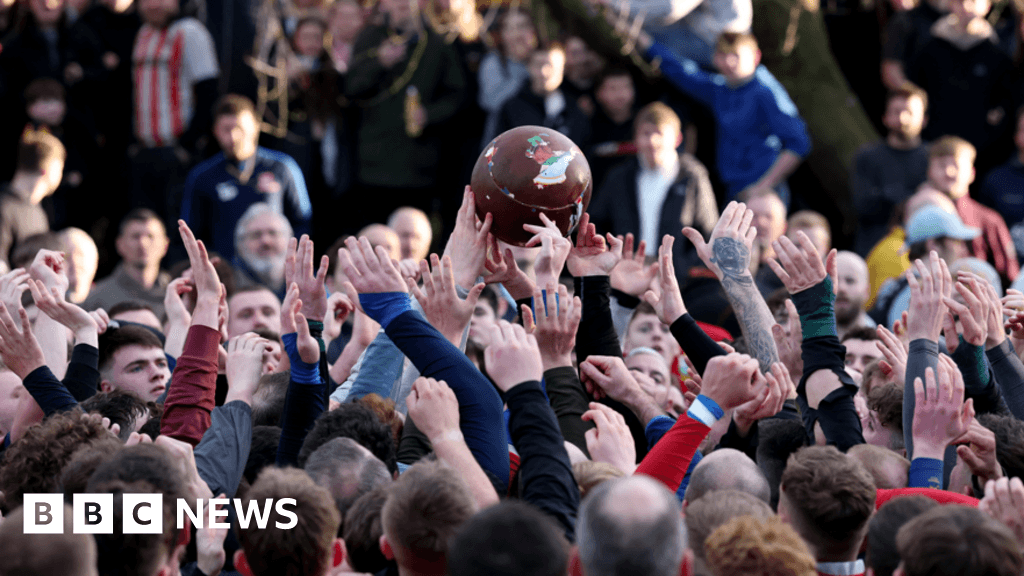 Down'Ards win Ashbourne Royal Shrovetide Football game