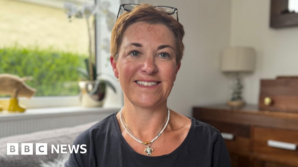 Calls to make drivers report hitting a cat law in Guernsey