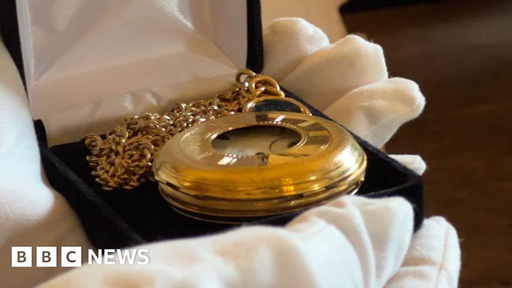 Watch lost in US shipwreck comes home to UK after 165 years
