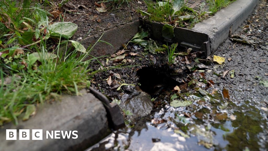 Yorkshire Water criticised over leak during dry weather