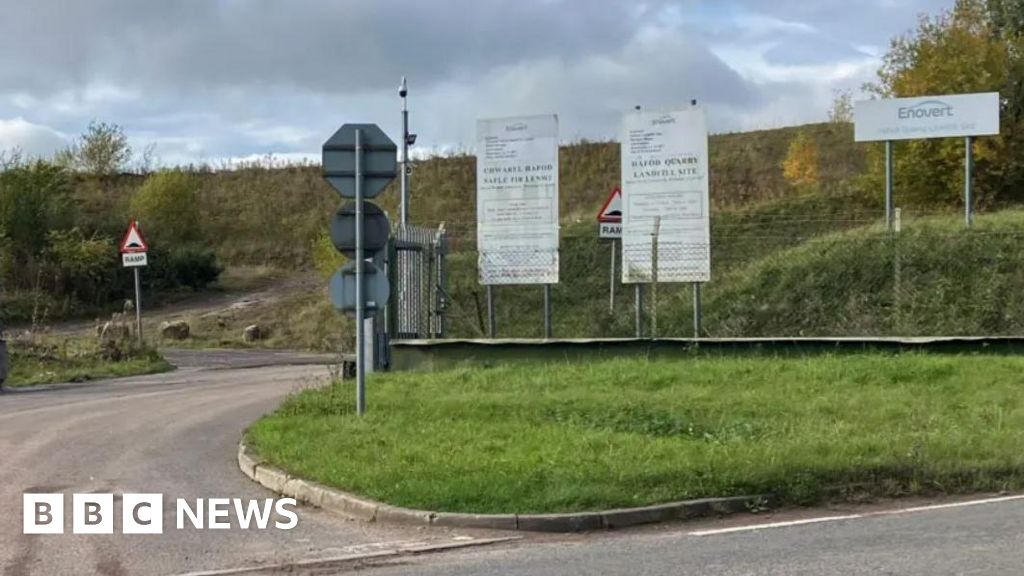 Wrexham: Hafod landfill smell prompts calls for action
