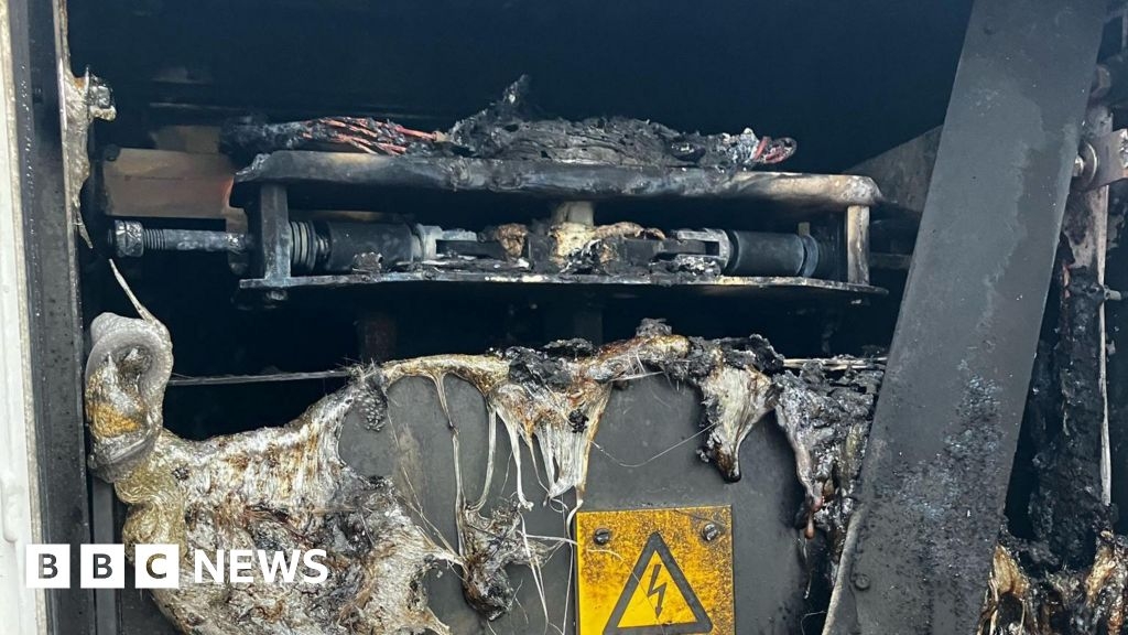 Southern Rail train disruption after Pulborough fire