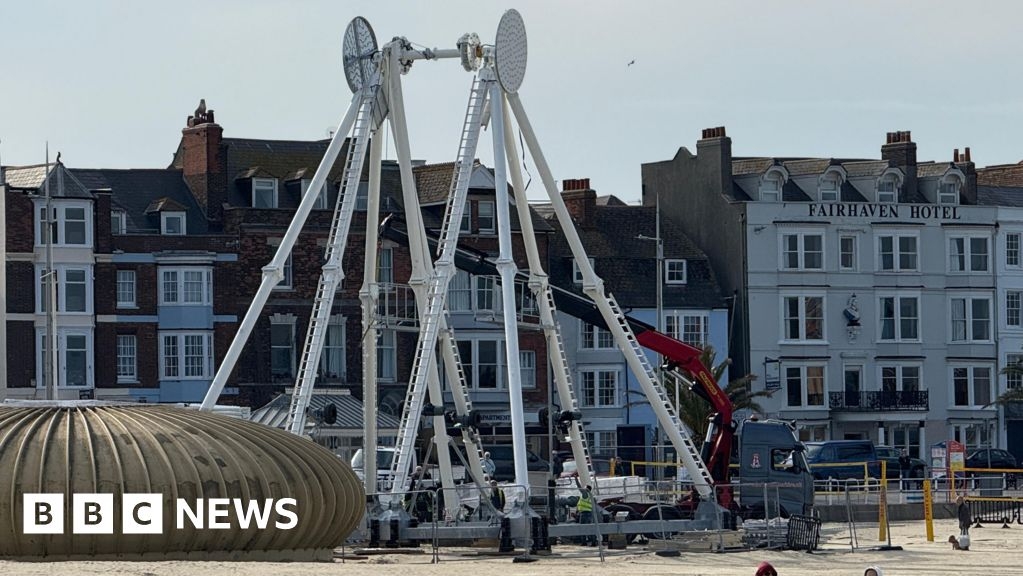 Seaside observation wheel being built in Weymouth