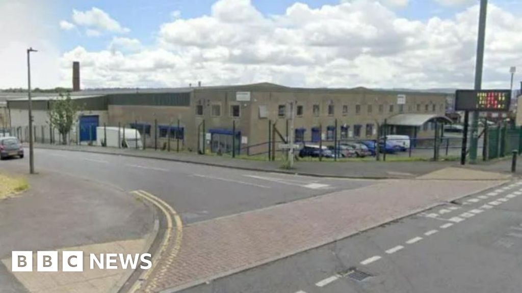 Total of six men arrested after double stabbing in Bradford