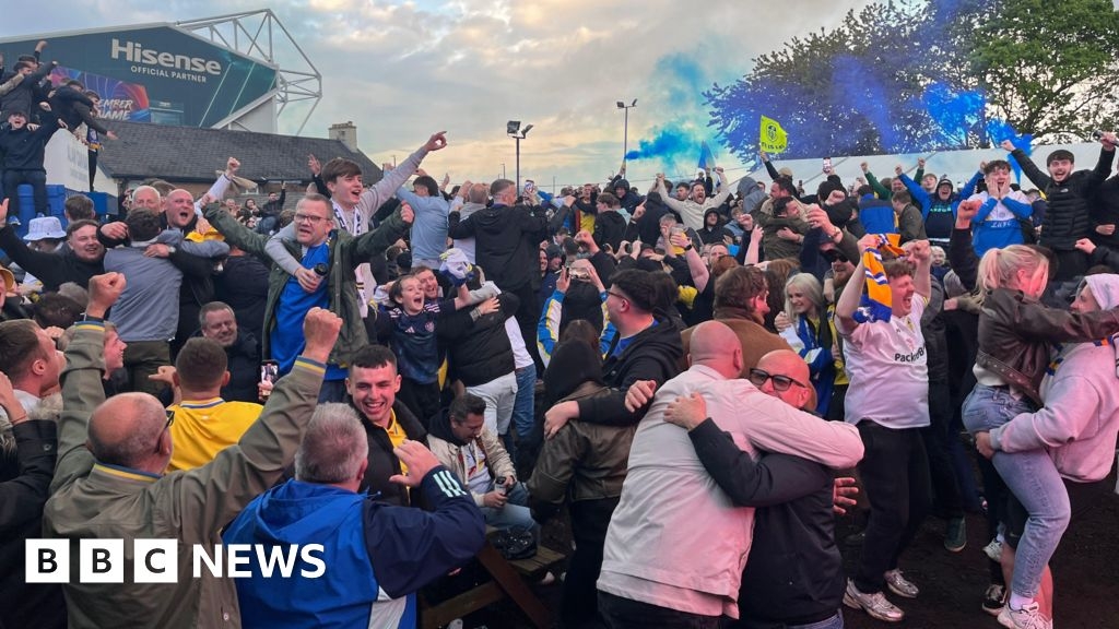 Leeds United fans bask in glory of Premier League return