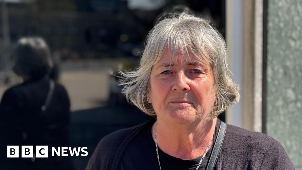Lowestoft residents 'fed up with being pooed on' by kittiwakes