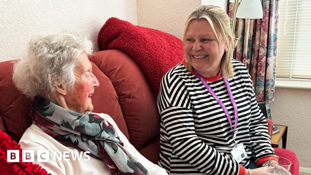 Phyllis Tuckwell thanks volunteers for decades of service