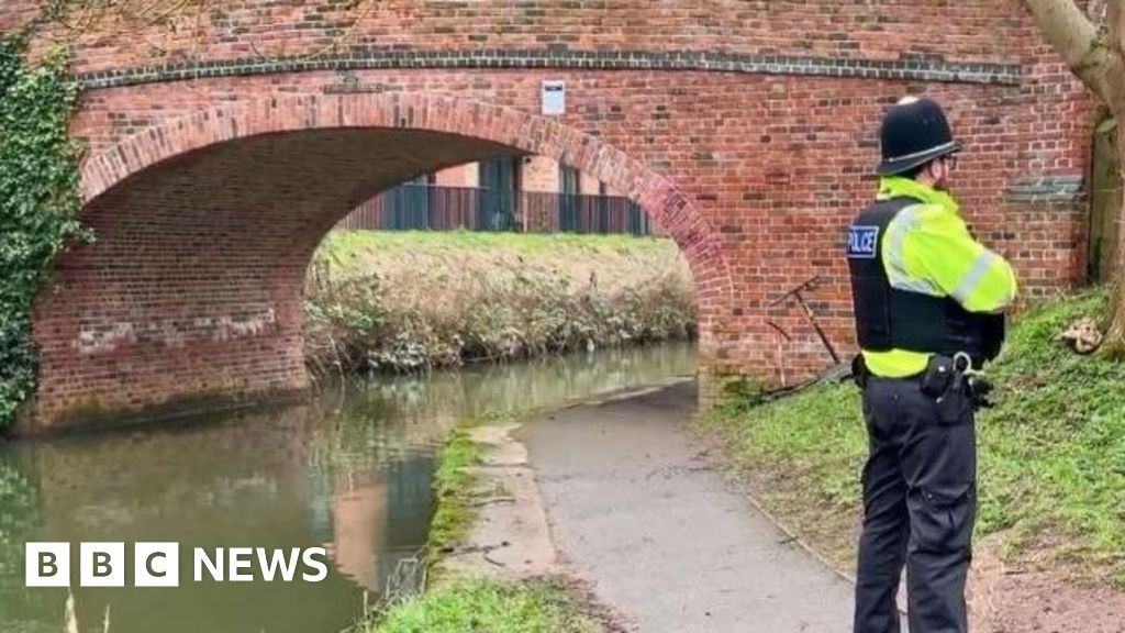 Magnet fishers pull suspected hand grenade from Leicester canal