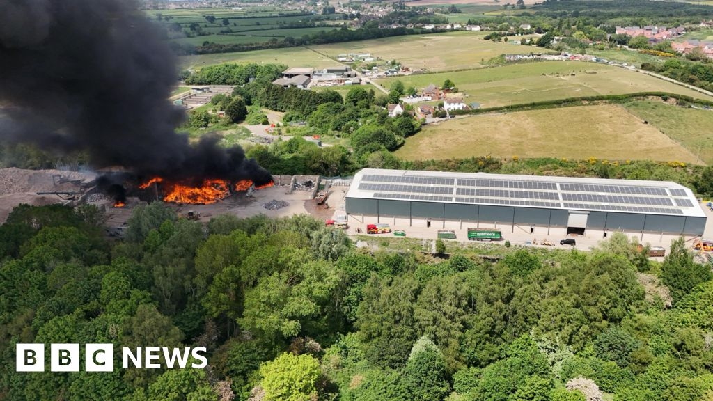Large fire breaks out at recycling centre in Swadlincote