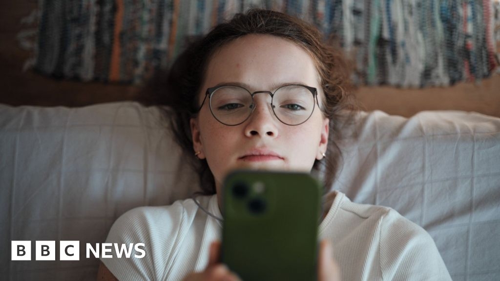 'Every child will have contact with a stranger online'
