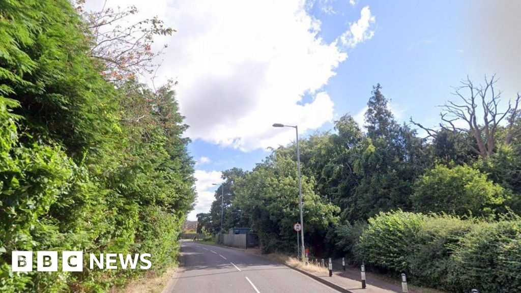 Two arrests after Flitwick car crash causes serious injury
