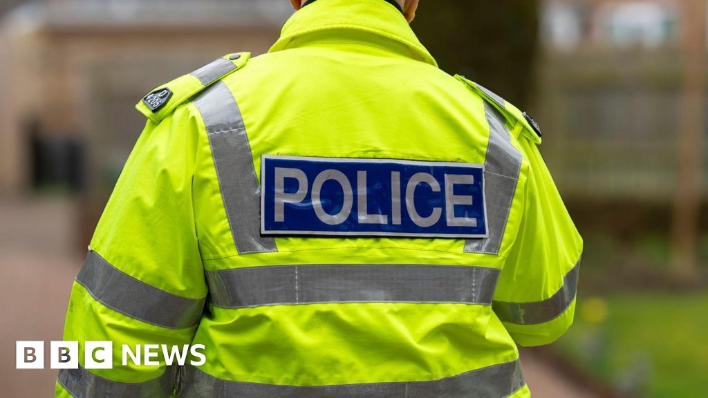Police impersonator who took £50k from elderly people jailed