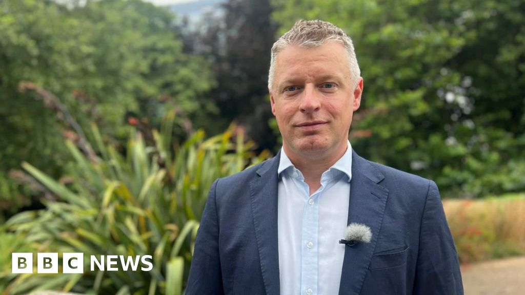 New defence budget is 'confidence vote' in South West