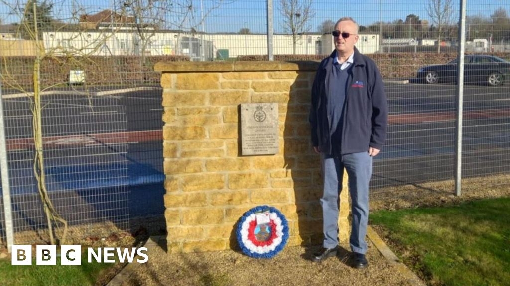 RAF Lyneham veteran holds memorial for 10 men shot down over Iraq