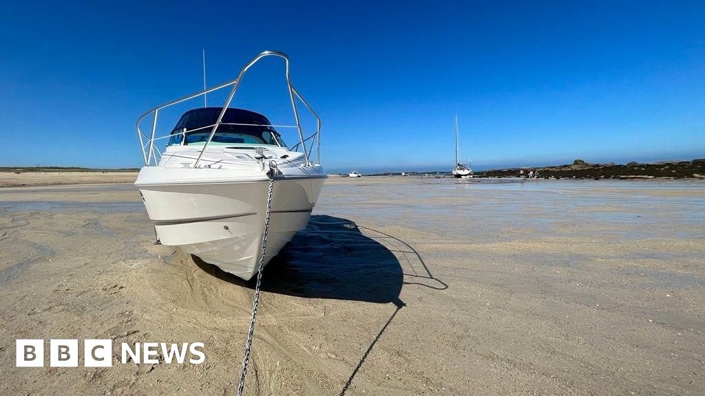 Coastguard warns Guernsey boat owners to follow sea safety rules