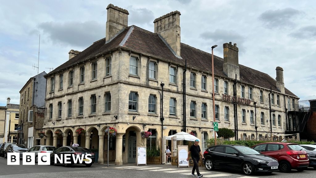 The Stroud Hotel holds Berni Inn night to mark 1970s heyday