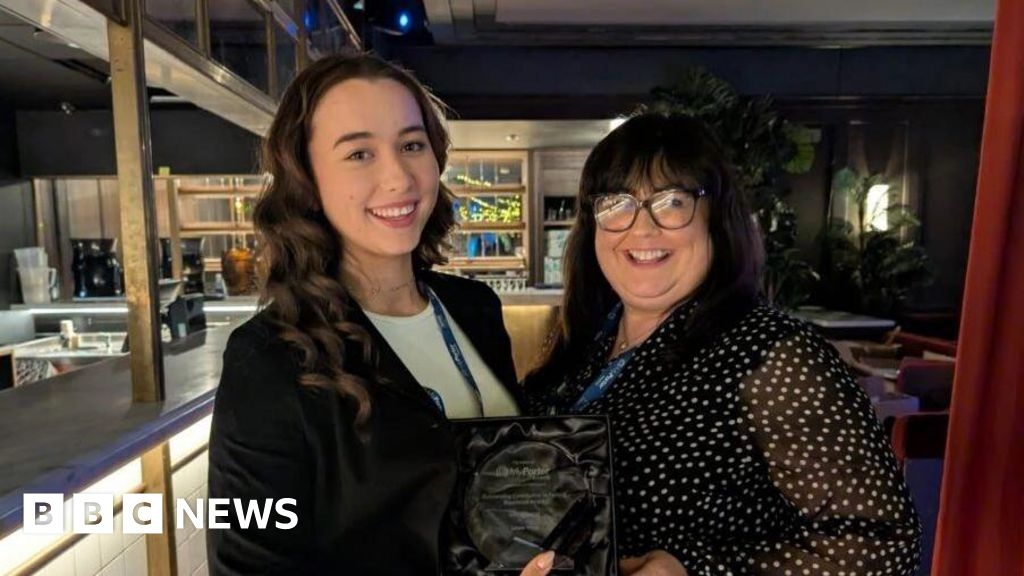 Bradford NHS porter given national award for 'outstanding service'