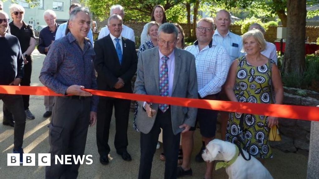 Kirkby Stephen garden opened in memory of councillor