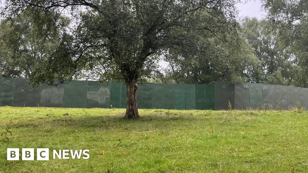 Fence put up at 'Gallagher Hill' ahead of next Oasis gig