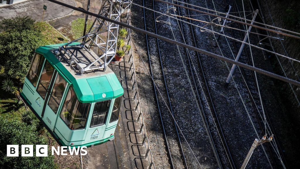 London family 'minute away' from cable car crash in Italy